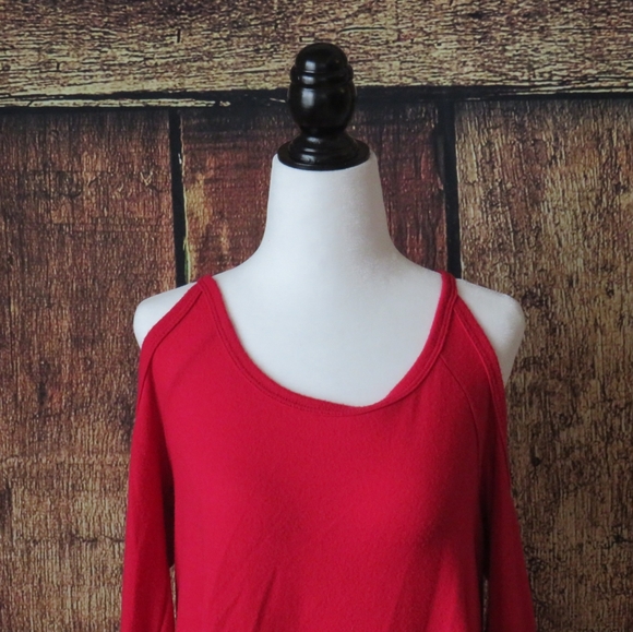 💚Cold shoulder top - Picture 2 of 4